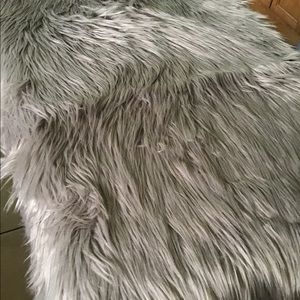 Faux fur area rug Beige 27 x 42 shag slip resist